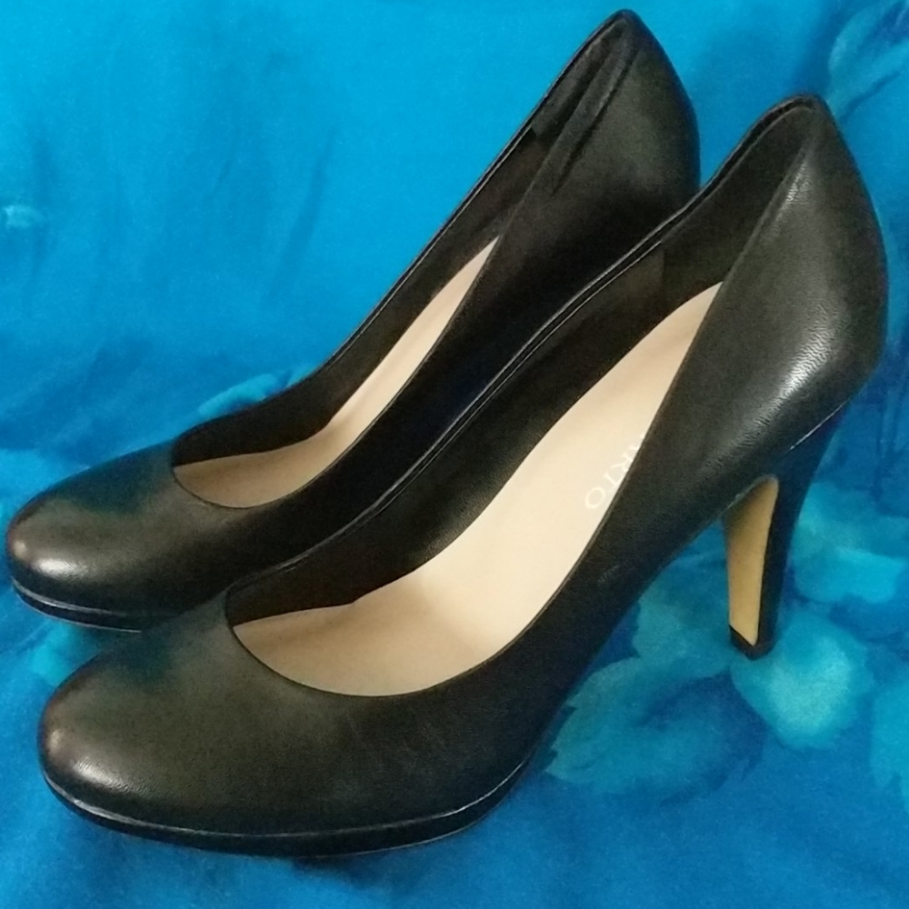 Franco Sarto Black Leather Heels size 8.5